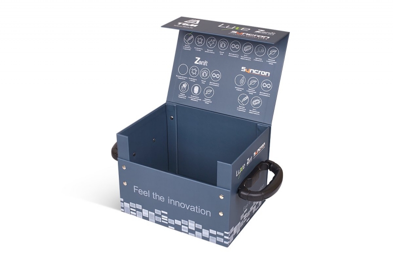 Коробка на магнитах с ручками в Москве, производство на заказ