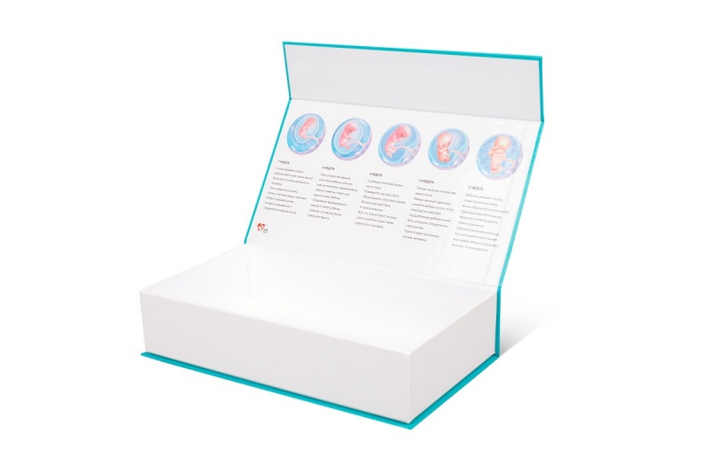 Фирменная коробка с откидной крышкой в Москве, производство на заказ