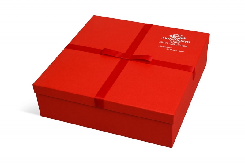 Подарочная коробка крышка-дно с атласной лентой в Москве, производство на заказ