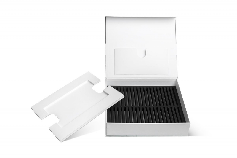 Коробка презентер с клапаном на магните и съемным ложементом в Москве, производство на заказ