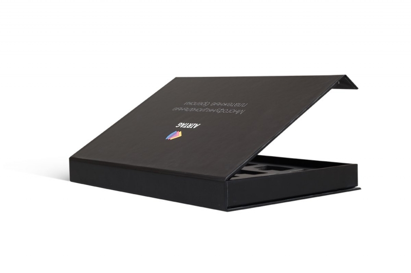 Коробка с ложементом под 16 брелоков в Москве, производство на заказ