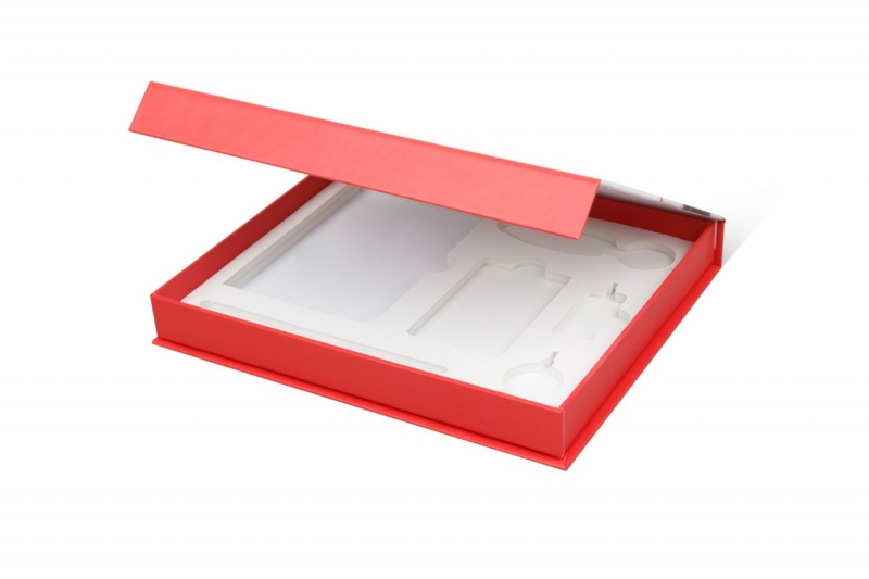 Фирменная коробка на заказ с откидной крышкой в Москве, производство на заказ