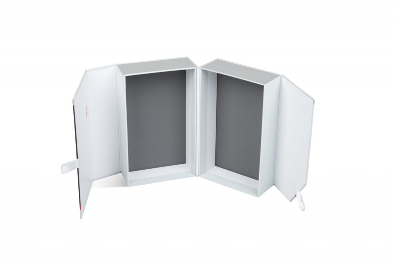 Кашированная коробка-шкатулка с двумя тазиками с атласными лентами в Москве, производство на заказ