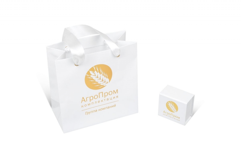 Фирменный набор из коробки и пакета в Москве, производство на заказ