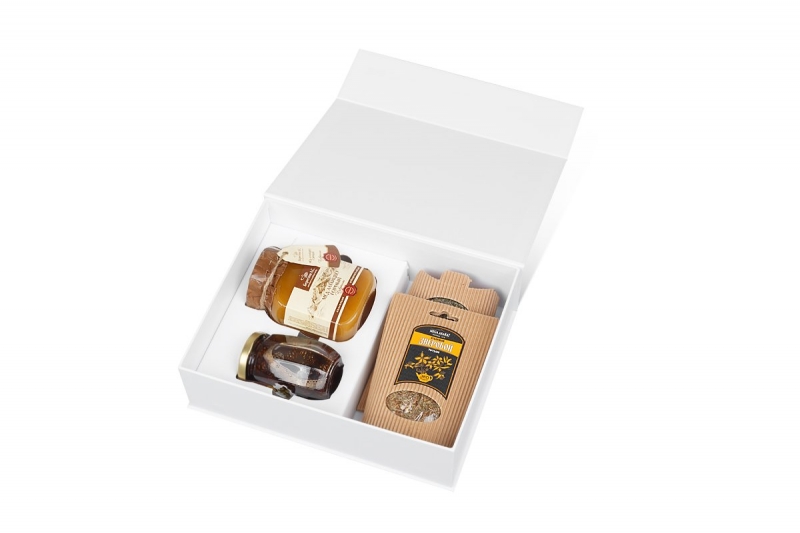 Подарочная коробка оптом с клапаном на магните в Москве, производство на заказ