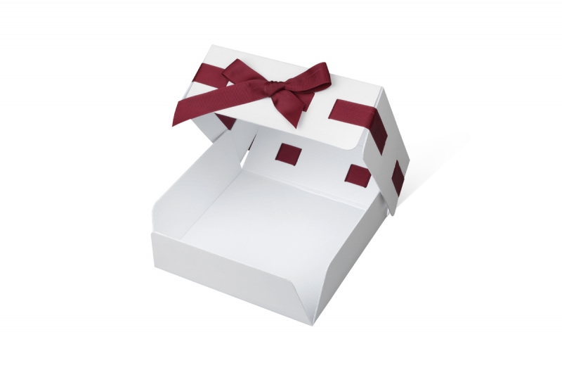 Дизайнерская упаковка с лентами в Москве, производство на заказ