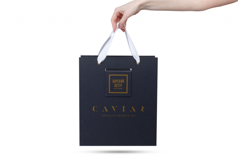 Коробка-чемодан с атласными ручками для подарочного набора в Москве, производство на заказ