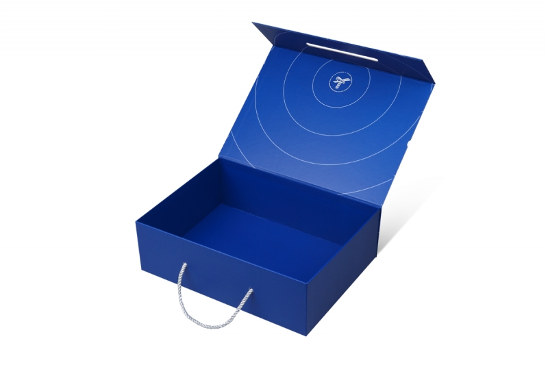 Кашированный чемодан с витой ручкой в Москве, производство на заказ