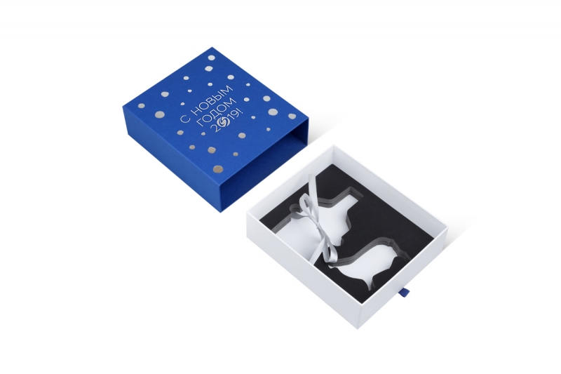 Коробка-пенал для новогоднего подарка в Москве, производство на заказ