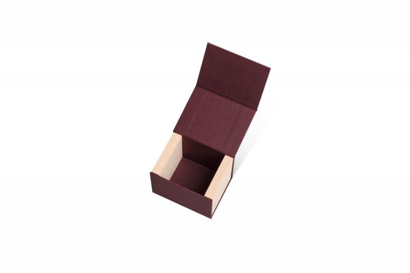 Маленькая коробка для ювелирных украшений в Москве, производство на заказ