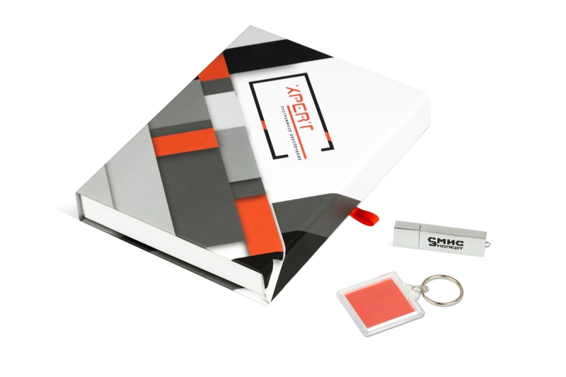 Коробка под флеш-карту с программным обеспечением в Москве, производство на заказ