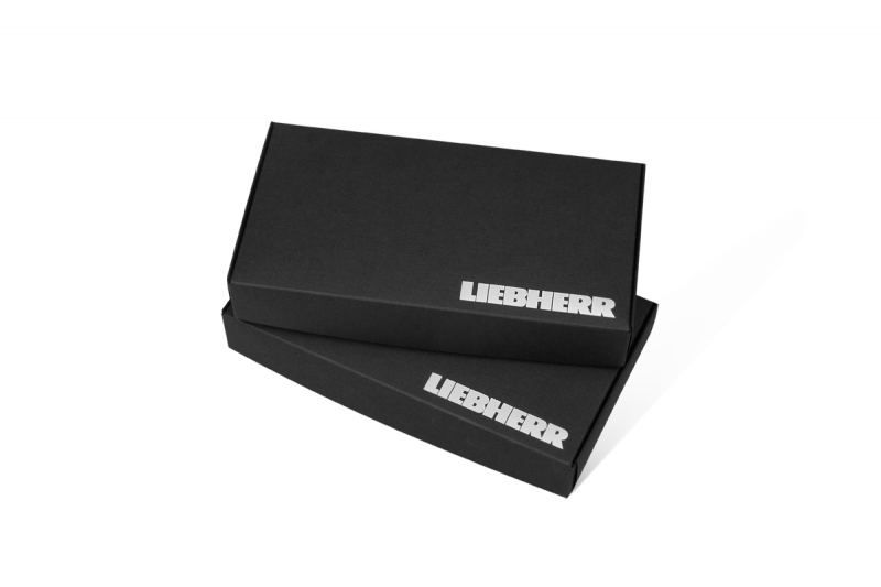 Коробка-самолет из дизайнерского картона в Москве, производство на заказ