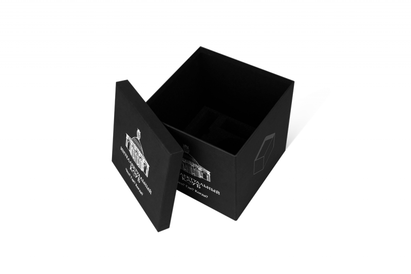Большая коробка под подарочный набор в Москве, производство на заказ