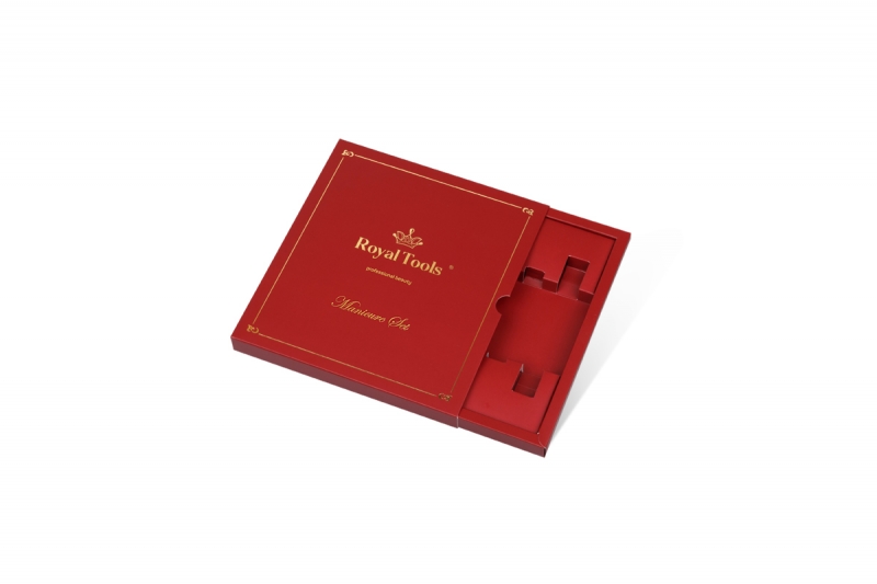 Картонная упаковка с золотым тиснением в Москве, производство на заказ