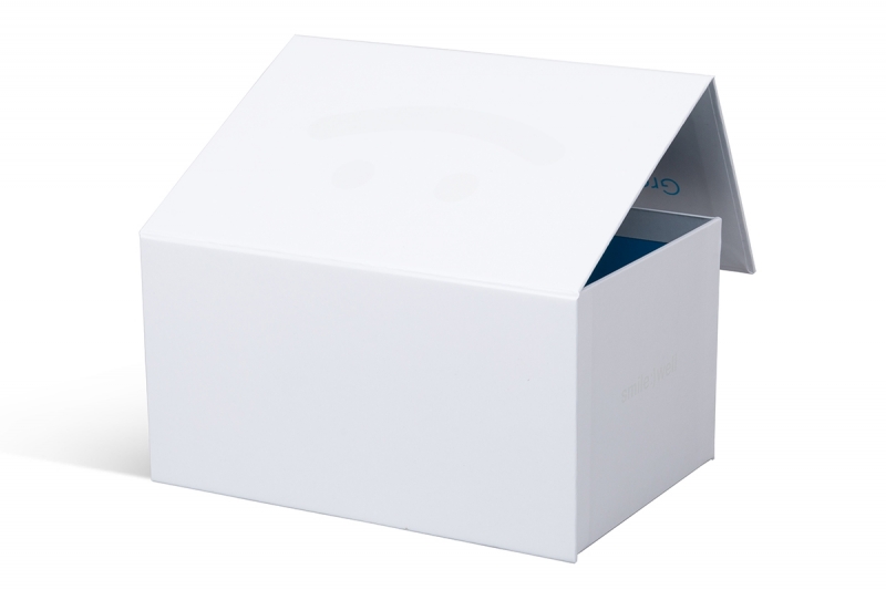 Кашированная упаковка с логотипом (клапан на магните) в Москве, производство на заказ