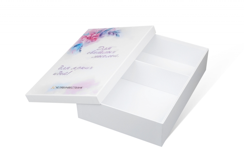 Фирменная коробка для подарочного набора в Москве, производство на заказ