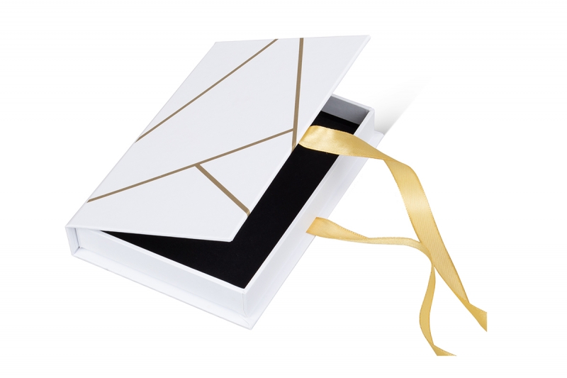 Коробка на лентах  в Москве, производство на заказ