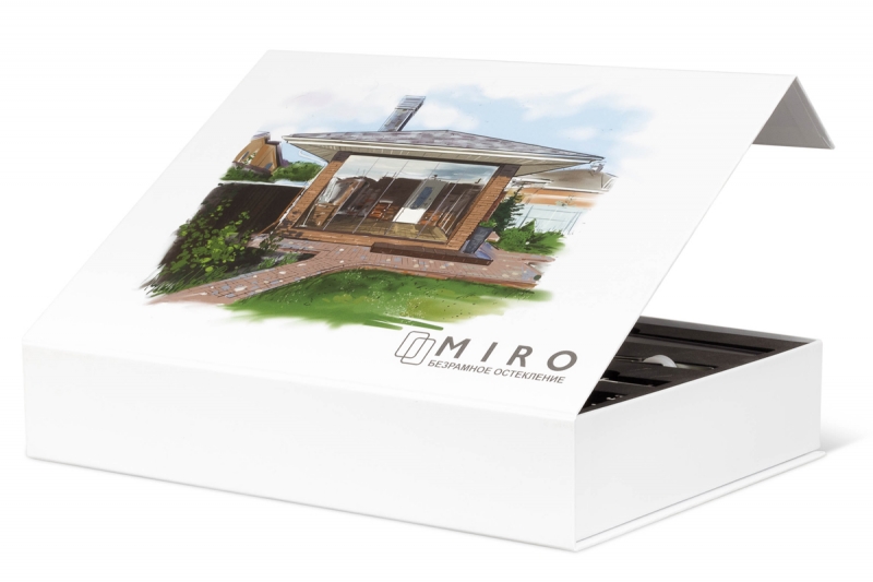 Коробка-чемодан для образцов безрамного остекления в Москве, производство на заказ