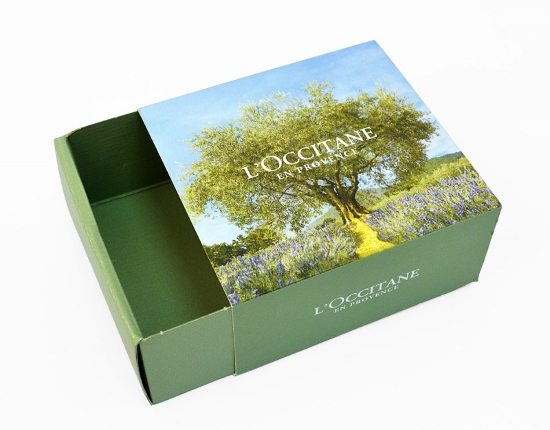 Картонная коробка-пенал бьюти-бокс в Москве, производство на заказ