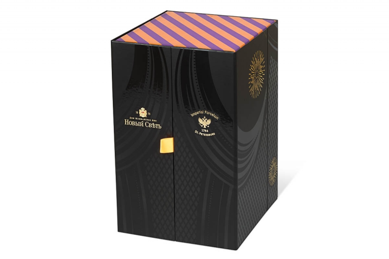 Кашированная коробка со створками для бутылки шампанского в Москве, производство на заказ