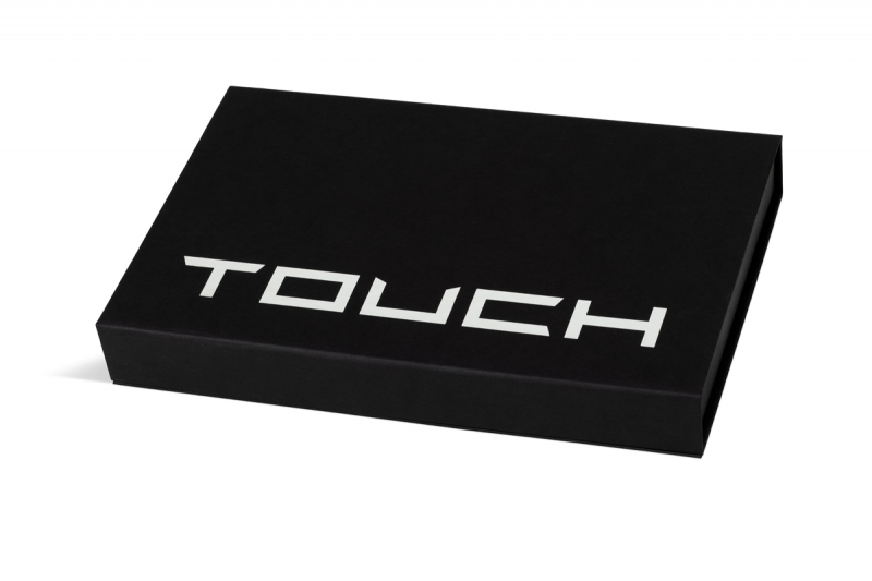 Коробка с магнитным клапаном для значка в Москве, производство на заказ