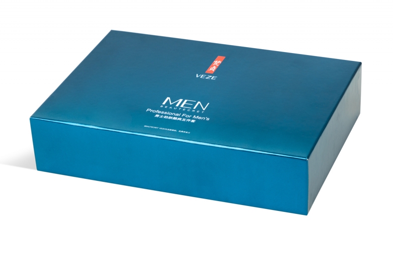 Бьютибокс из металлизированной бумаги с пластиковым ложементом в Москве, производство на заказ