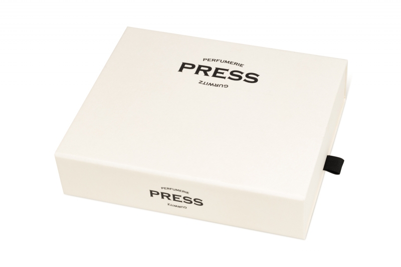 Пенал из дизайнерской бумаги для Press Gurwitz Perfumerie в Москве, производство на заказ