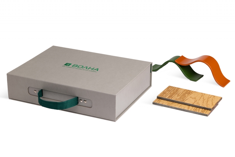 Коробка для образцов продукции с ручкой-стропой в Москве, производство на заказ