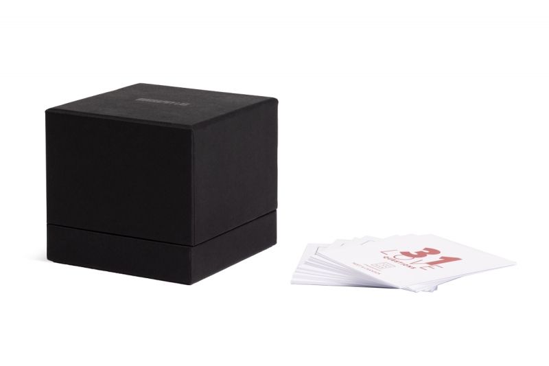 Коробка с постаментом для карточек в Москве, производство на заказ