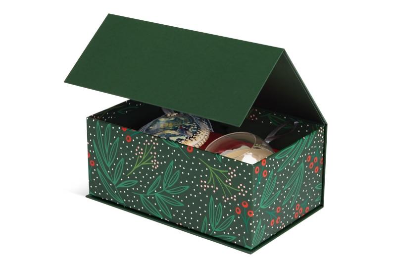 Коробка с логотипом для подарочного набора в Москве, производство на заказ