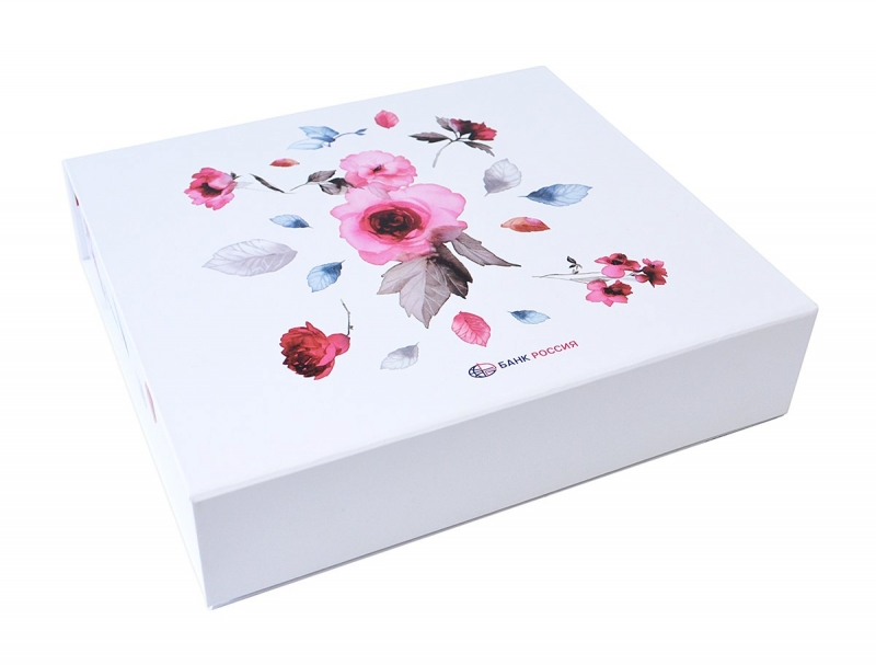 Кашированная коробка для подарков к 8 Марта в Москве, производство на заказ