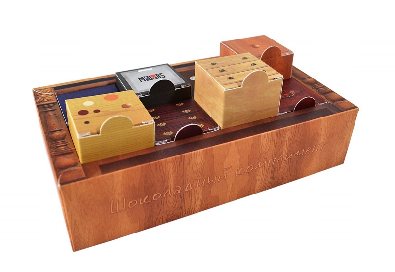 Креативная упаковка-трансформер с выдвижными ящиками для конфет в Москве, производство на заказ