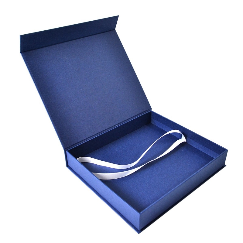 Кашированная подарочная коробка для иконы в Москве, производство на заказ