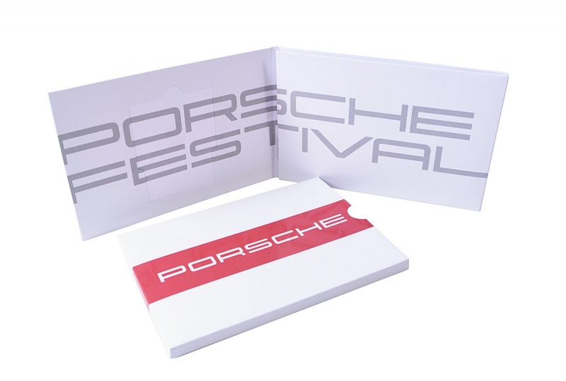 Фирменный кардпак со слипкейсом для пригласительных карт и сертификата в Москве, производство на заказ