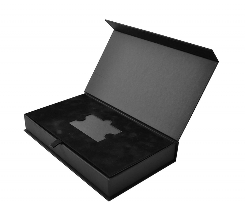 Welcome-pack для банковской карты и полиграфии в Москве, производство на заказ