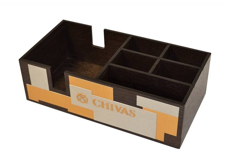 Деревянный шоубокс с отсеками в Москве, производство на заказ