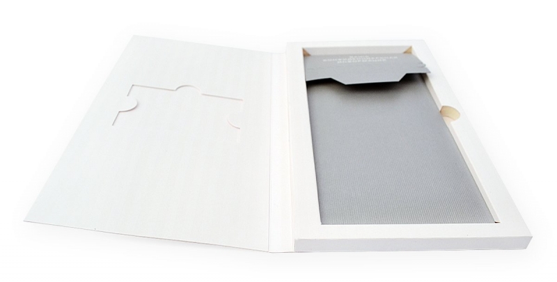 Элитная упаковка для пластиковой карты в Москве, производство на заказ