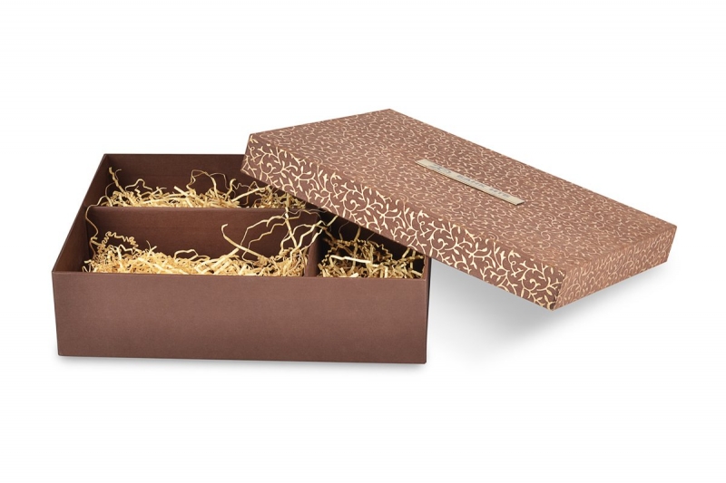 Упаковка для новогоднего подарочного набора в Москве, производство на заказ