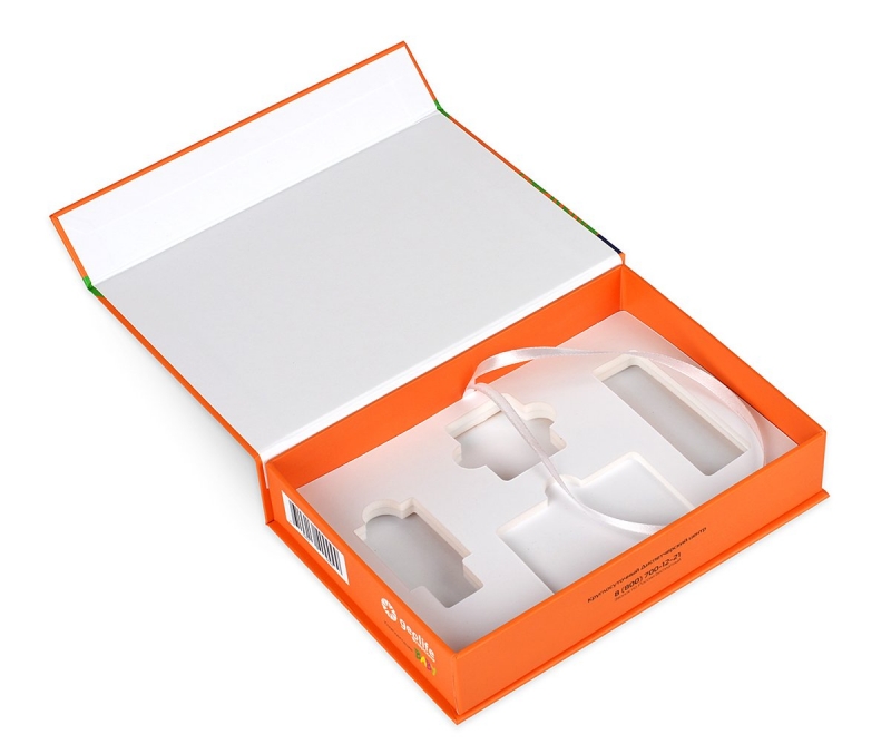 Кашированная коробка на магните с ложементом для ПО в Москве, производство на заказ