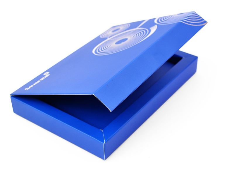 Подарочная коробка с двойными стенками и магнитной крышкой в Москве, производство на заказ