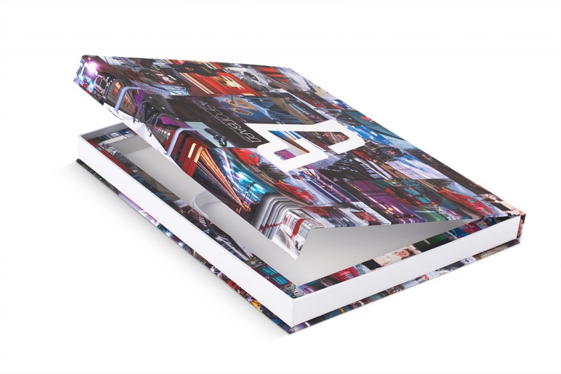 Фирменная коробка с клапаном на магните для каталога компании в Москве, производство на заказ