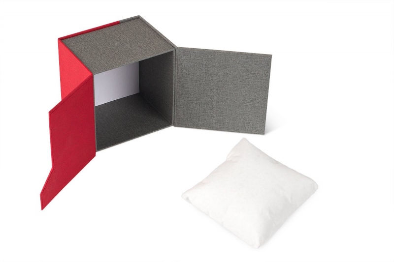 Коробка для часов с фигурным клапаном в Москве, производство на заказ