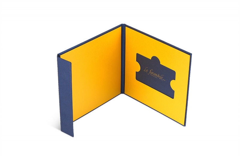 Кашированная упаковка с клапаном на магните для пластиковой карты в Москве, производство на заказ