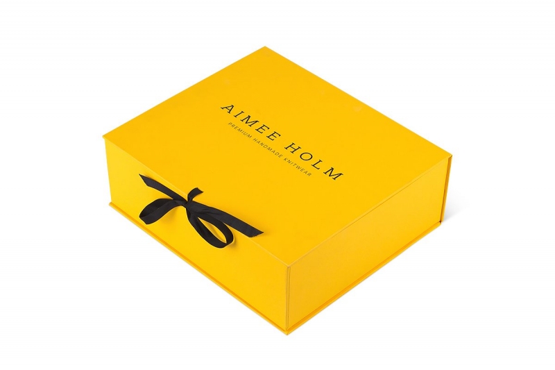 Брендированная коробка-книжка с атласной лентой в Москве, производство на заказ