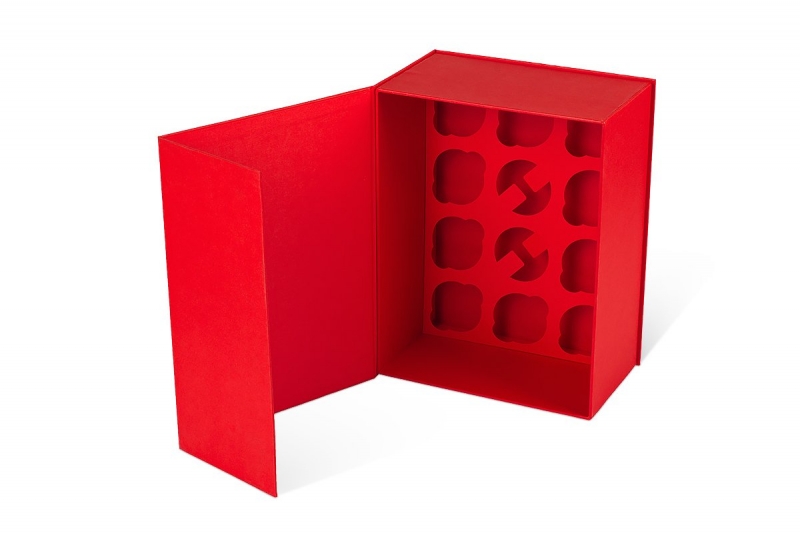 Упаковка с печатью логотипа на коробках в Москве, производство на заказ