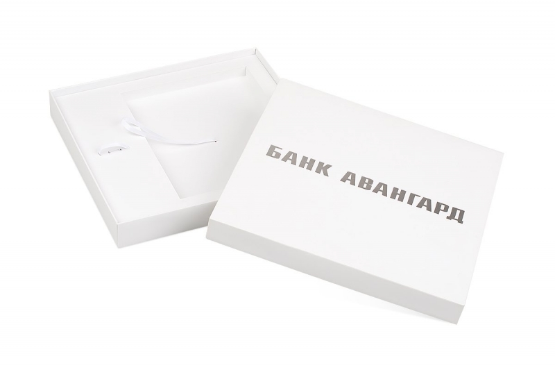 Коробка крышка-дно для подарочного набора в Москве, производство на заказ