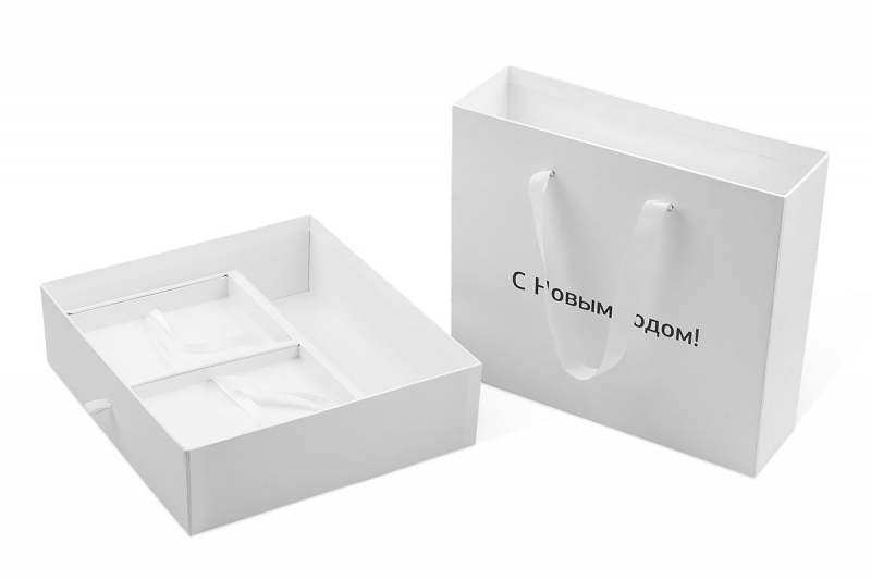 Подарочная коробка пенал с ручками в Москве, производство на заказ