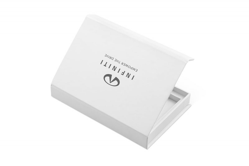 Сувенирная упаковка с клапаном на магните — INFINITI в Москве, производство на заказ