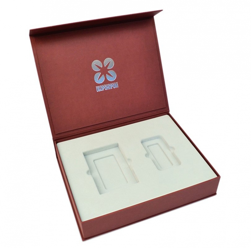 Коробка подарочная с магнитом, флокированным ложементом в Москве, производство на заказ