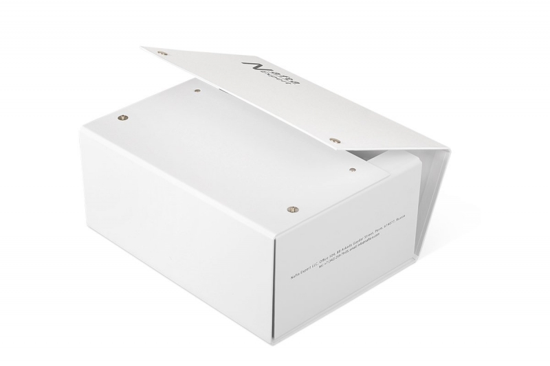 Кашированная коробка-чемодан с ручкой в Москве, производство на заказ